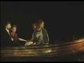 tre donne di generazioni diverse -- nonna, madre, figlia -- eliminano per insofferenza o per noia i propri mariti. tutti decessi dolci, acquatici. con la complicit� di un pretore, loro amico e corteggiatore, fanno passare quelle morti per accidentali. nel raccontare moralmente questa storia amorale il regista pi� dandy e perverso del cinema britannico ha fatto una commedia nera che si trasforma in dolente tragicommedia, impregnata di umorismo, ironia ed efferata dolcezza, giocando con i numeri, gli insetti, il sesso, i cadaveri, la solidariet� femminile. nella colonna sonora un mozart sublime.
