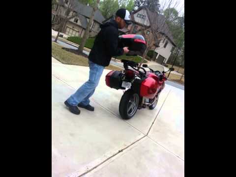 how to remove vfr800 seat