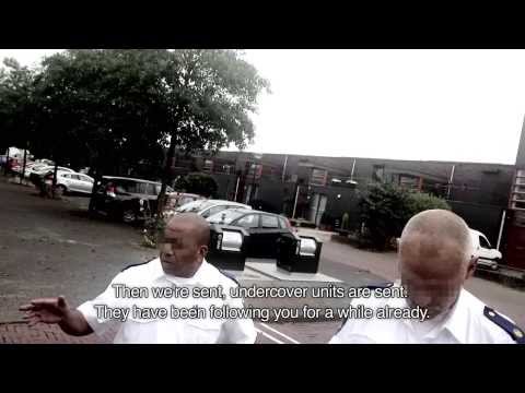 politie - With English subtitles-- Korte film gemaakt met verborgen camera, brengt discriminatie door de politie in beeld. Gedraaid in Driemond, Amsterdam Zuid-Oost ...