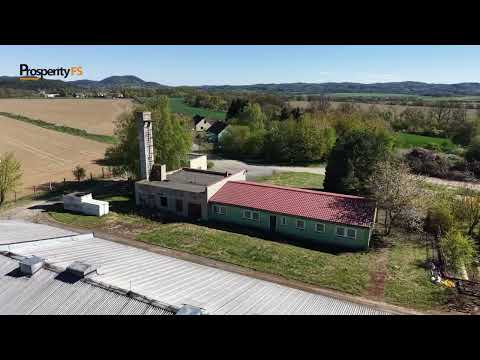 Video Prodej rozsáhlého zemědělského areálu s pozemky o výměře téměř 3 ha v obci Krčma
