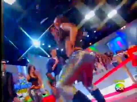 Dançarina Gostosa Dançando Kuduro no SBT