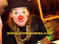 el amigo max cantando los payasos