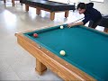 Jugando Billar