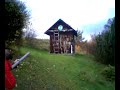 Zielschießen mit Kartoffelkanone auf gartenhaus.
