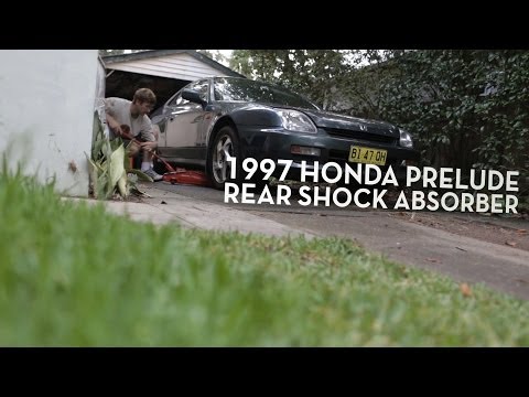 Replacing rear shock absorber on a 1997 Honda Prelude (5th Gen)