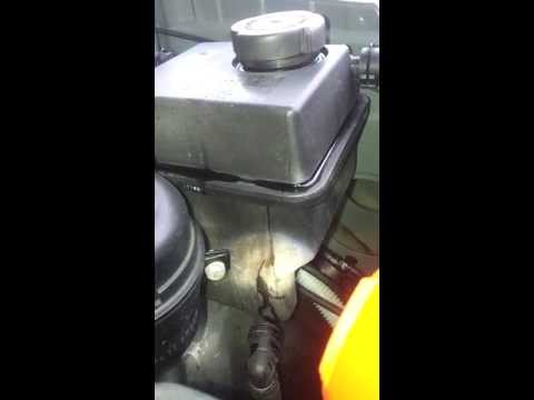 Range Rover L322 Radiator expansion tank cracked