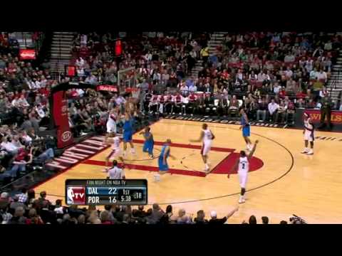 Nicolas Batum to LaMarcus Aldridge against Mavericks