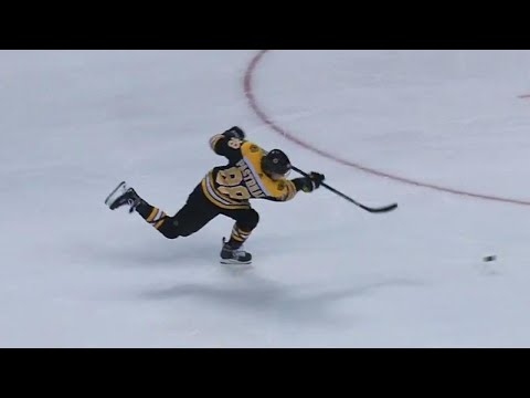 Video: Pastrnak with a rocket to beat Rinne in the first