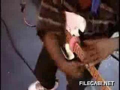 Amazing Bass And Guitar Battle