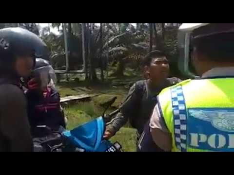 Mayat Dibawa dengan Motor dihentikan Polisi