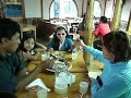 FAMILIA...ESCUDERO MORENO Y ESCUDERO GAYTAN DISFRUTAN COMIENDO UN CEVICHE MIXTO EN TRUJILLO POR FIESTAS PATRIAS 2008