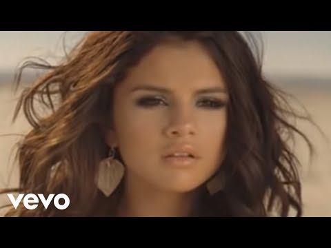 Tekst piosenki Selena Gomez & The Scene - A Year Without Rain po polsku