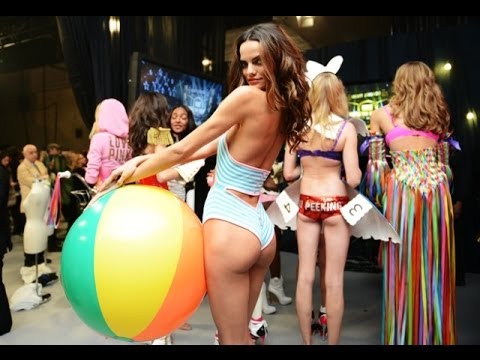Barbara Fialho - Victoria's Secret Fashion Show -- Backstage 2013 with Barbara Fialho I got to chat with the lovely Brazilian Victoria's Secret Model Barbara Fialho backstage...