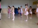 Renata na aula de bal�.MPG