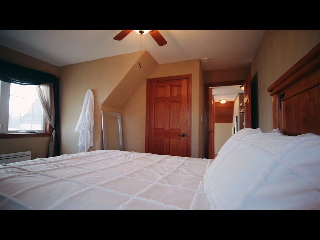 Luxury Cottage Estate & Guest House for rent in Ontario