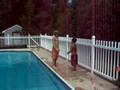 videos de Spear into pool