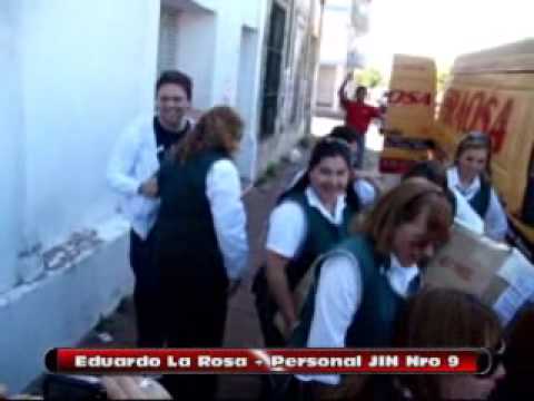 aljins - Este viernes 25 de septiembre llegó a Mercedes el cargamento de obsequios que Eduardo La Rosa, panelista del programa Estudio País destinó a los jardines del...
