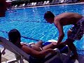 la mia amica sabrina, quel giorno nn si voleva buttare in acqua e siccome,gli voglio tanto bene ci è finia lo stesso!!!!