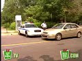 Conductores hacen Enfadar a un policía - Cámara Oculta