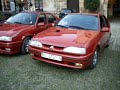Renault 19 Club España. Concentracion suances. Aparcados en Santillana del mar