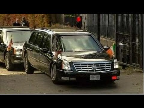 Obama’s ”Beast” Cadillac Limo stuck on ramp/speed bump