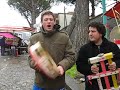 ecco la triade della tammorra.antonio detto conan il tammurraro(v.sinistra);vincenzo detto brigidino(v.destra)e infine riccardino ovvero il nipotino di zi'riccardo(centrale)