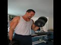 Braccia enormi in super serie con manubri da 33 kg Braccia enormi in super serie con manubri da 33 kg