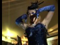 Il burlesque show di Roxy Rose al festival Maveric