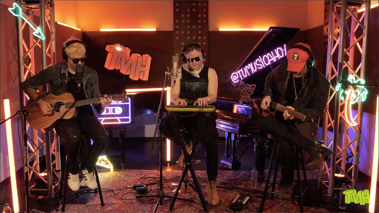 AIRBAG - Sultans Of Swing (Live Session con instrumentos de juguete)