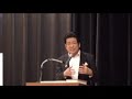 1947年上海出生的嚴總裁,兒時台語流利,鄰居以為他是本省人