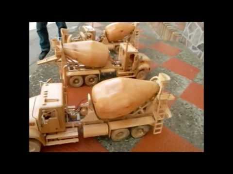 Camión de madera modelismo - TRACTOMULAS Y CAMIONES MEZCLADORES HECHOS 100% EN MADERA, MUY BIEN DETALLADAS. CANTIDAD DE TRACTOMULAS: 17 CAMIONES MEZCLADORES: 3 MAYOR INFORMACION: CELULAR...