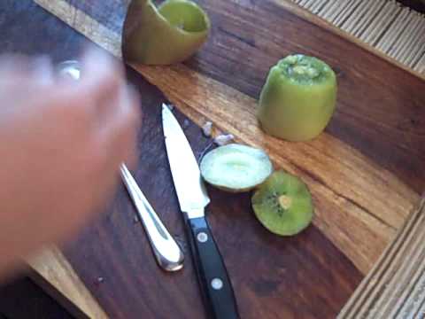 how to skin a kiwi fruit