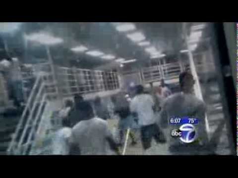 Guards do nothing as inmates fight at Rikers Island Gladiator School !