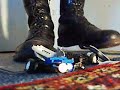 silbernes auto unter bootz silbernes auto unter bootz