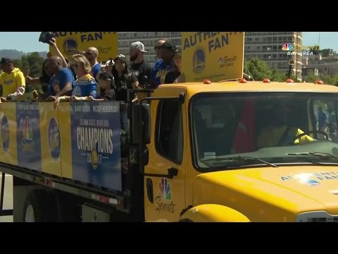 Video: Toaster guy featured in Warriors' title parade