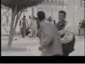 Un enfant traîner par un terroriste du Hamas pour servir de bouclier humain
