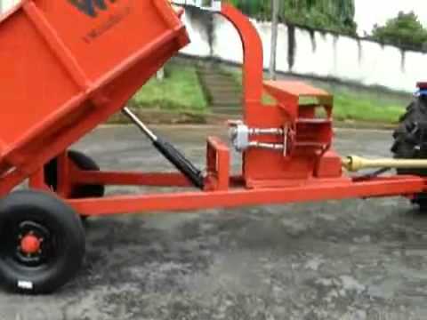 ensiladeira - A Carreta Ensiladeira Basculante NVM E3TC, projetada dentro das mais modernas técnicas industriais, simplifica seu trabalho de ensilagem ou trato diário. A E...