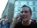 maxime en imitation de julien courbet en plein paris