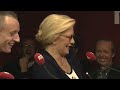 d�couvrez la vid�o de la chronique les rumeurs du net avec sylvie vartan dans l'�mission a la bonne heure du 9 novembre anim�e par st�phane bern.