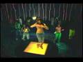 RIHANNA-GETS-HELP-FR