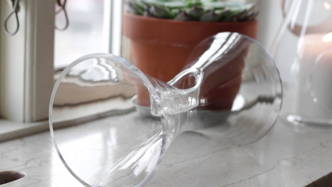 Urania iPhone Glass Holder // Clear Glass video thumbnail