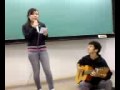 LUANA canta no objetivo