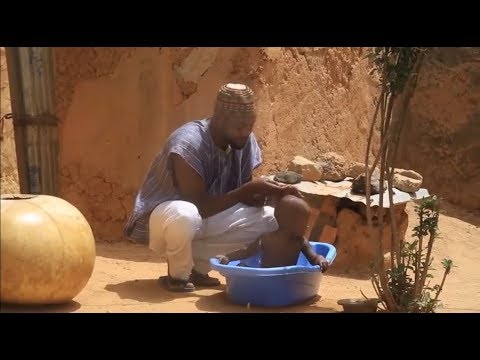 Matar Adam A Zango ta watsar da shi don kula da sabon jariri - Nigerian Hausa Movies