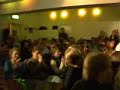 min debut med fem kilo nervositet i byxorna. sn�lla skriv och ge kritik i b�da formerna s� jag kan jobba p� det till n�sta g�ng.