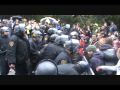 Outside the Wheeler Hall occupation on UC Berkeley Campus, BPD and UCBPD used overhand baton strikes on student protesters. Attack on students sustained for 3 minutes.