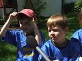 Kinder erkl�ren Fussballregeln