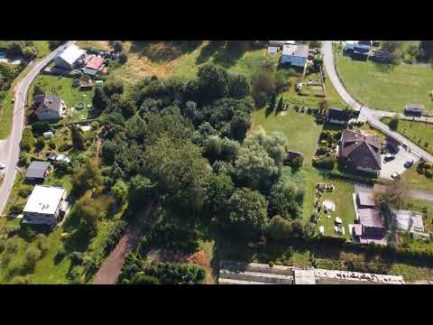 Video Stavební pozemek pro výstavbu 4-5 rodinných domů o velikosti 5699 m2.