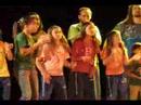 No palco com Barbatuques 2
