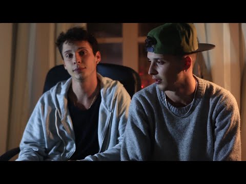 AYAX Y PROK EN APRIETOS POR SU TEMA «POLIZZIA»