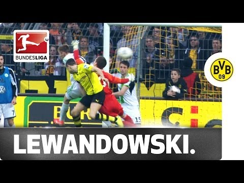 Lewandowski Strikes Back... With His Back